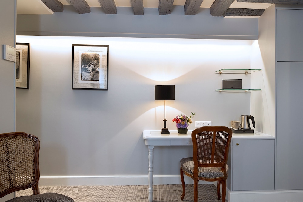 Le Relais Saint Honore 41/42