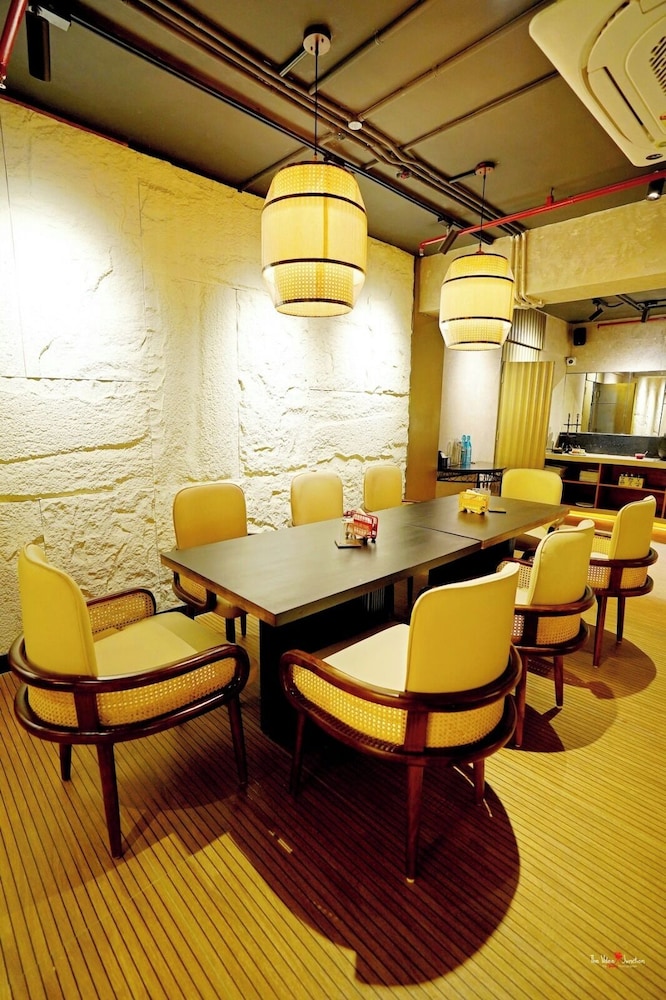Nirulas Hotel 32/50