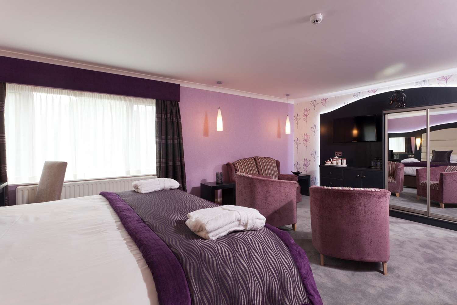 Suite, King Bed