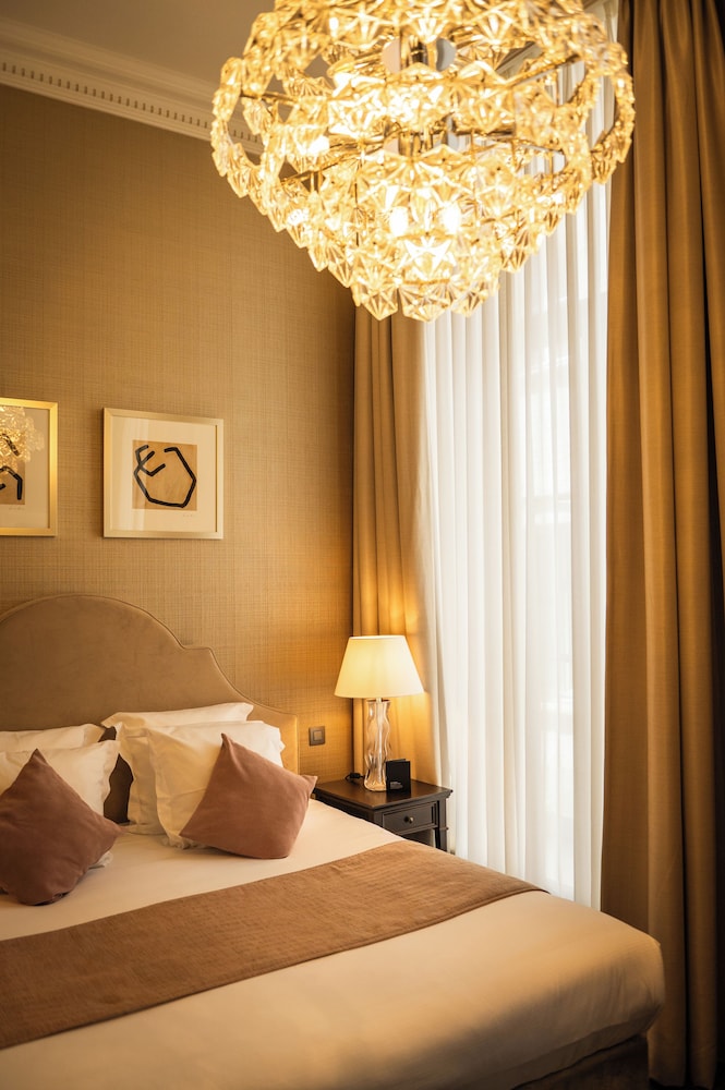 LUXURY