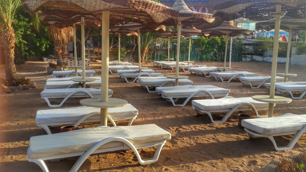 Cataract Lyalina Beach 21/44