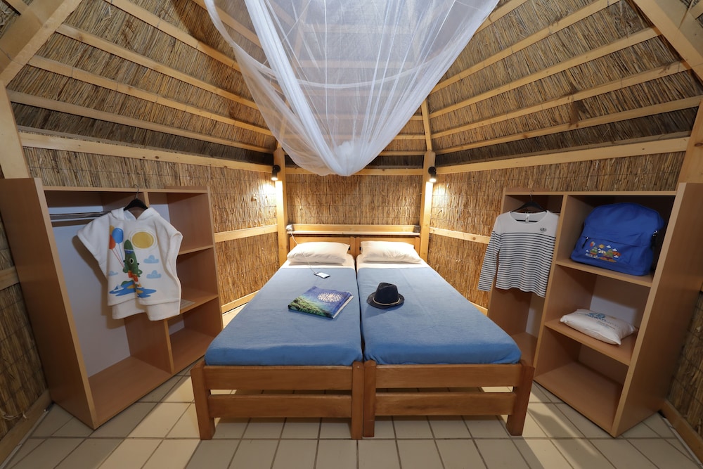 Pine Beach Pakostane 16/50