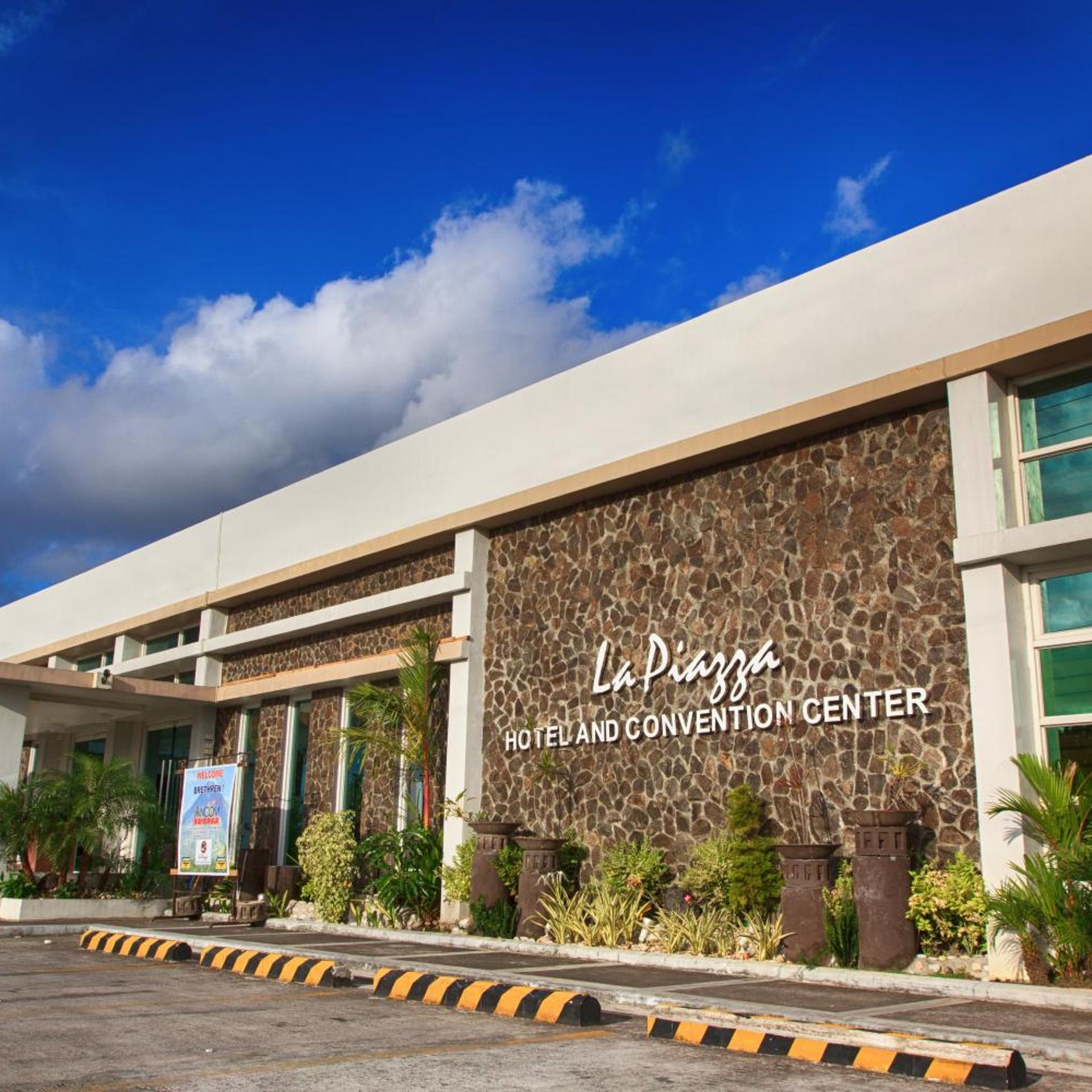 La Piazza Hotel &amp; Convention Center 2/38