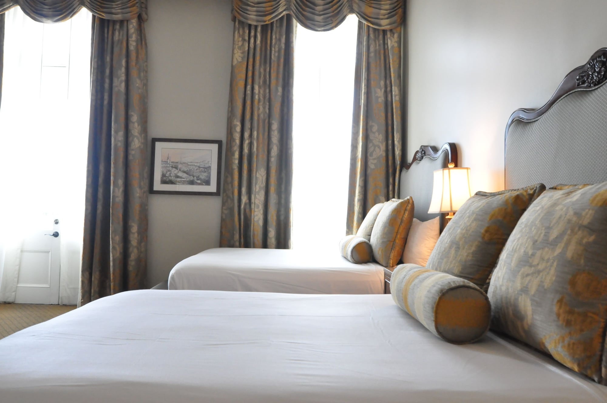 DELUXE, 2 QUEEN BEDS