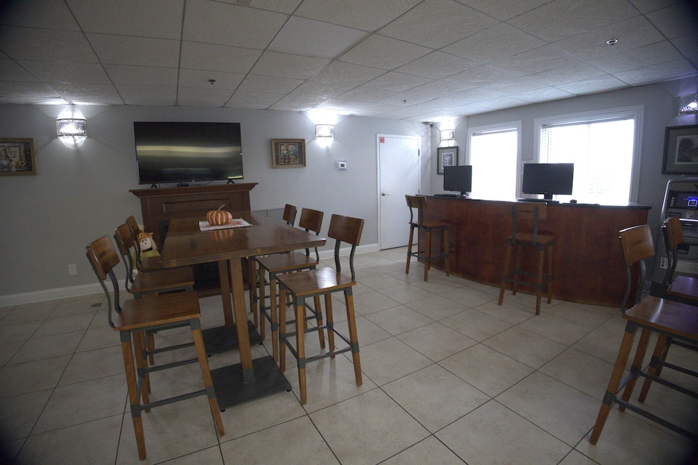 Greenfield Inn and Suites Elizabethtown KY I65 Exit 94 48/62