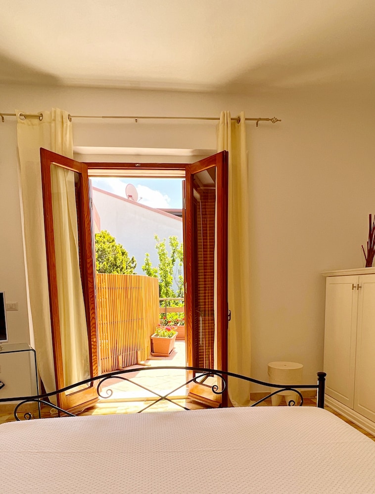 Villa Iole B&B 24/50