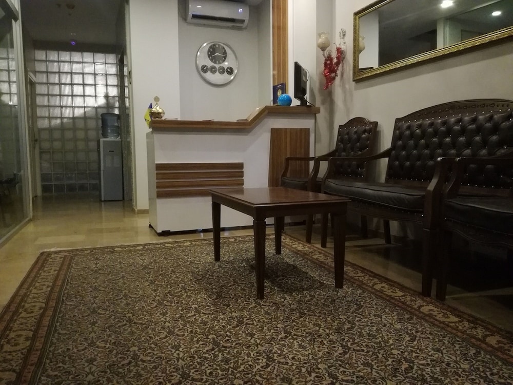 By Historial Hotel Due 27/35