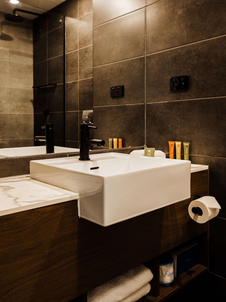 Best Western Hobart 24/68