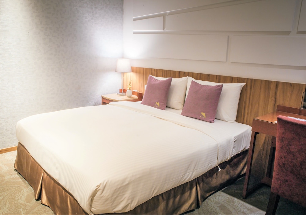 Room, Double Bed, Small