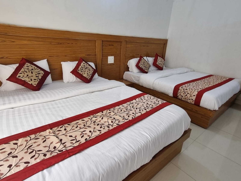 Amritara Sun Inn, Phata 24/40