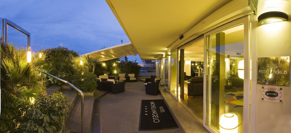 Hotel Michelangelo 46/50