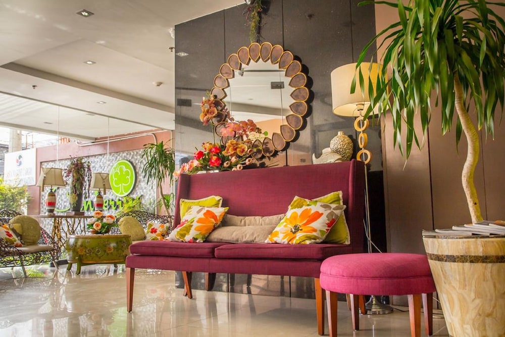Canberry Hotel 39/49