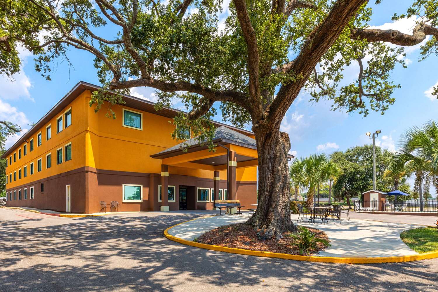 Days Inn By Wyndham Biloxi Beach 28/32
