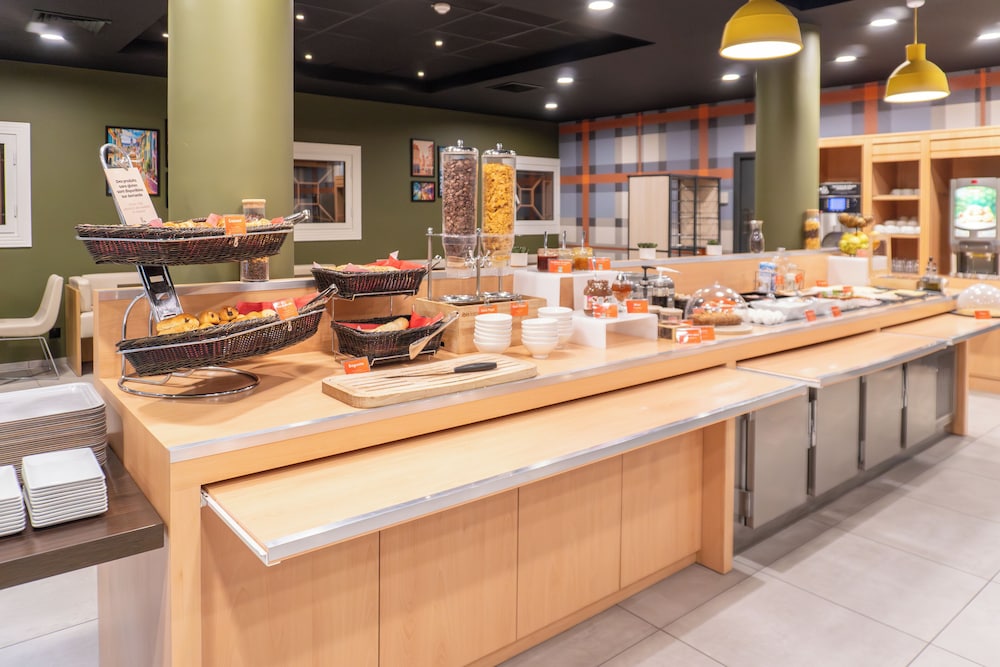 restaurant cafeteria