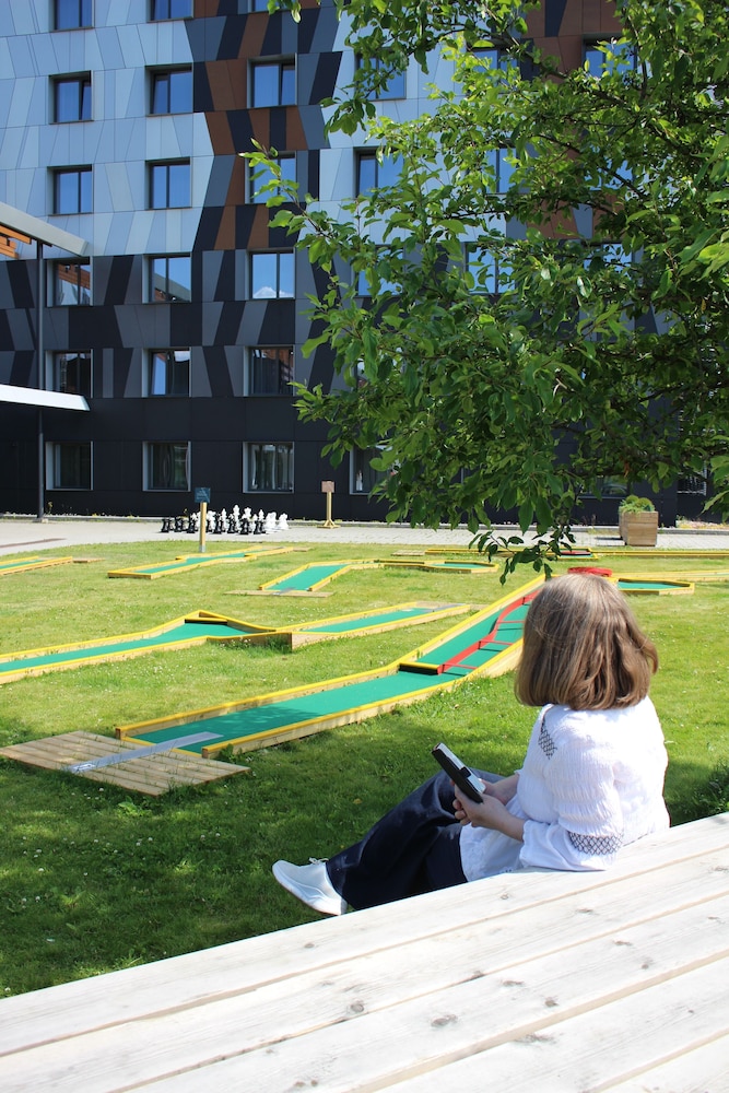 MOXY OSLO X 74/78