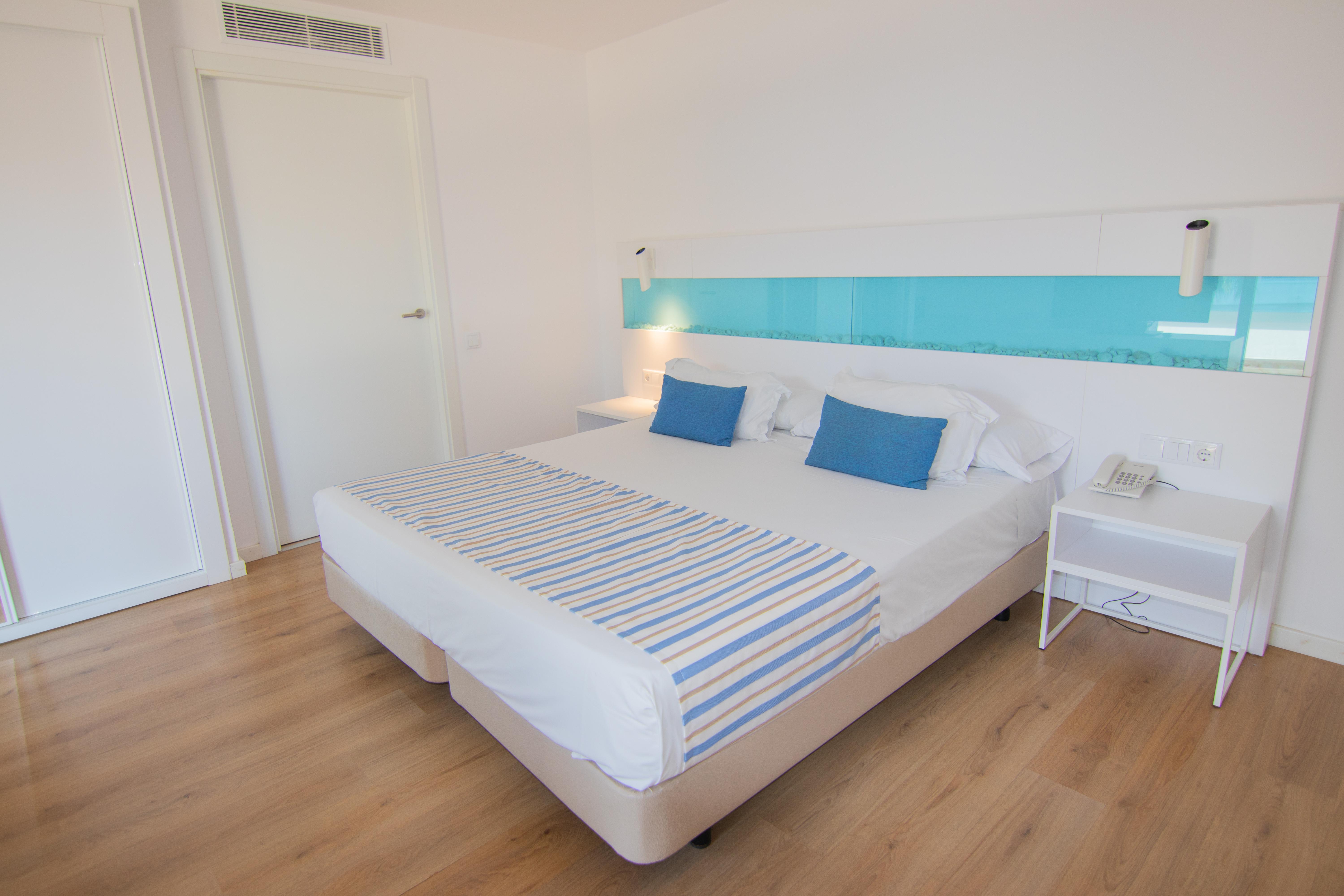 Standard, Double Bed, Balcony or Terrace