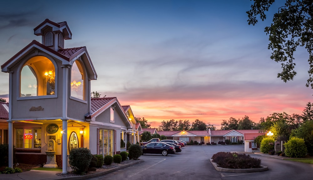 Americas Best Value Inn & Suites - Clarence/Buffalo East 43/49