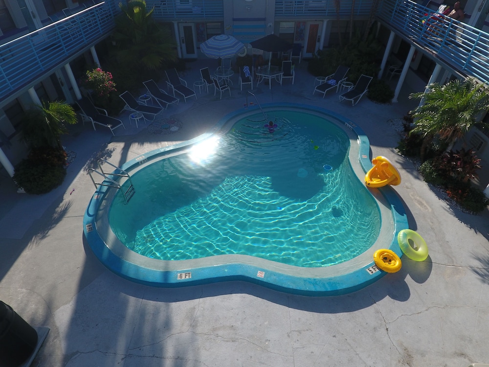 Royal North Beach All Suites 56/57