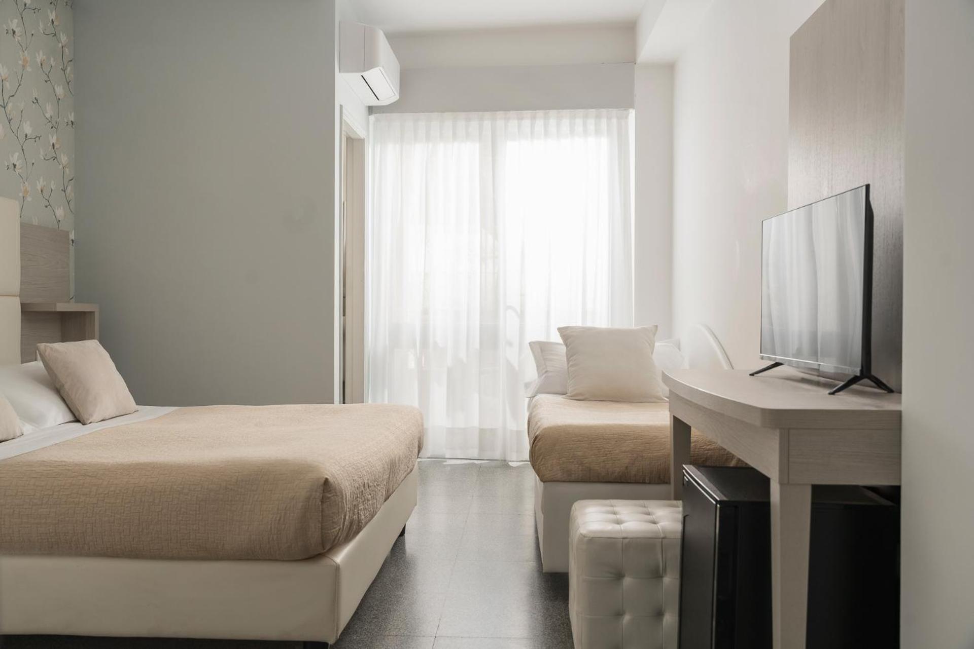 Hotel Corona 15/50