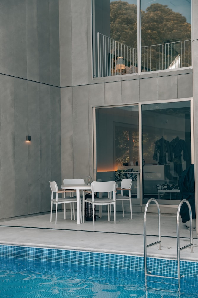 Botanical Pool Club 45/56