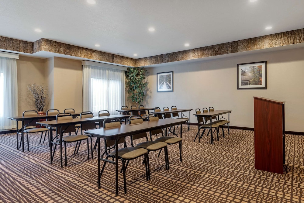 Comfort Inn and Suites Blue Ridge Ga 39/42