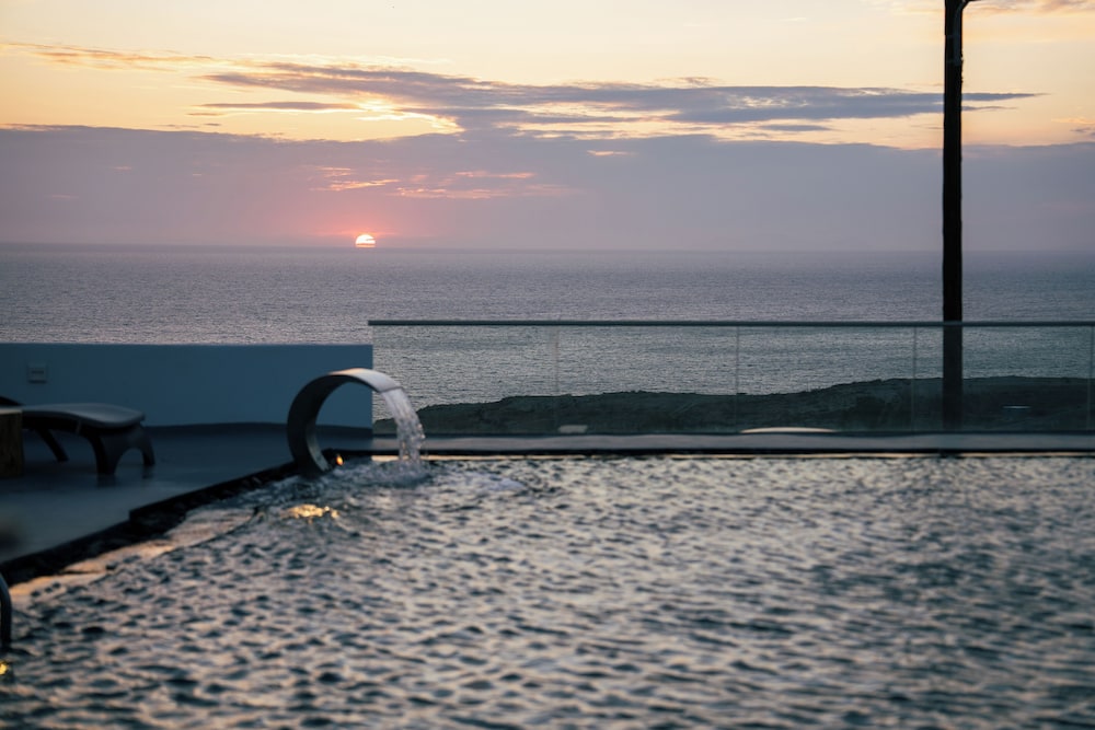 Serenita Luxury Suites 65/71