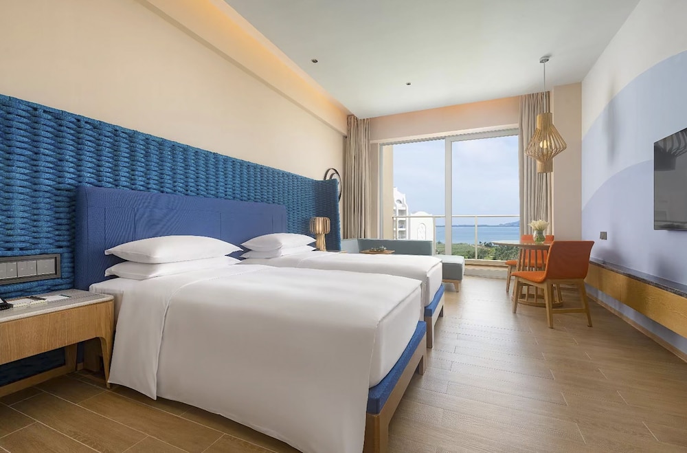 Room, Twin Beds, Bay View