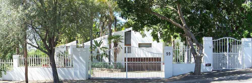 Haus Victoria Self Catering Cottages 25/27