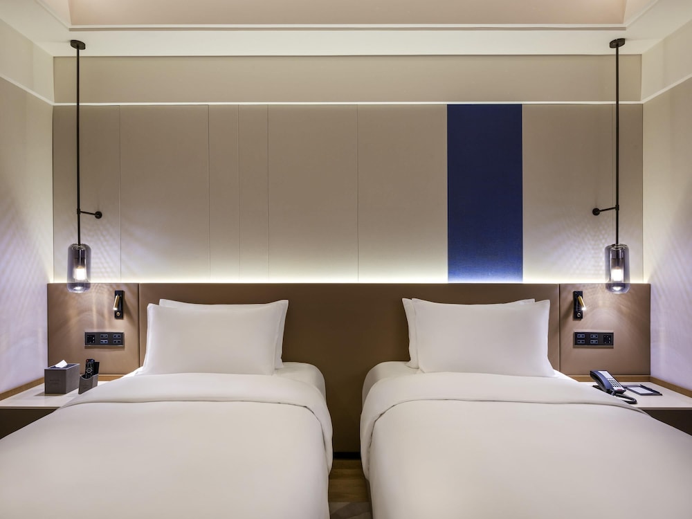 Novotel Shanghai JingAn 10/50
