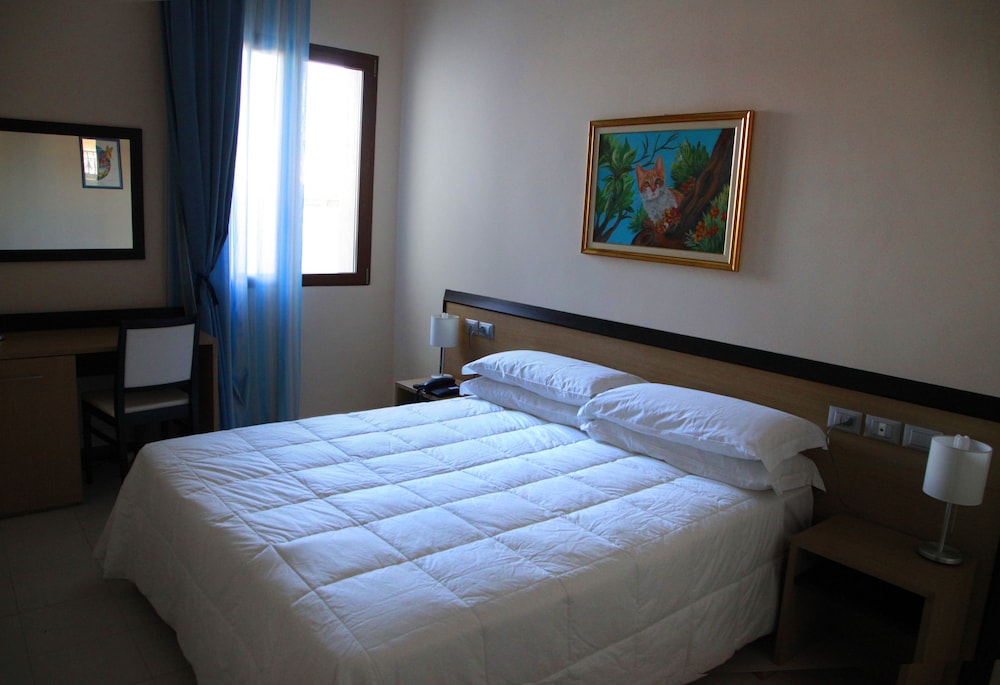 غرفة كلاسيكية ثلاثية بسرير فردي لذوي الإعاقة، Club Azzurro Hotel & Resort 2/4