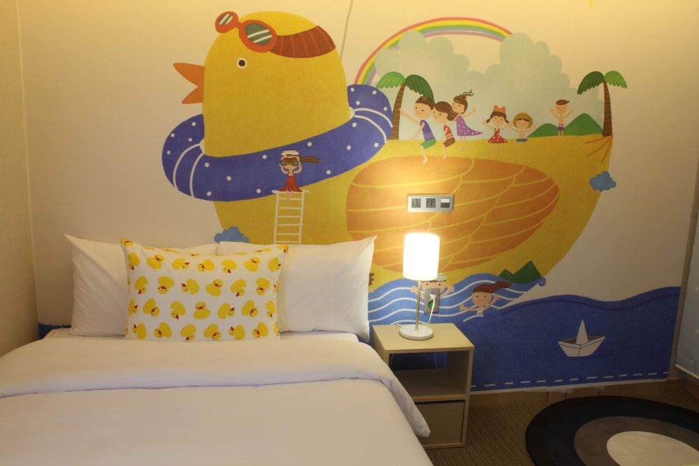 Royal Emporium Hotel 65/72
