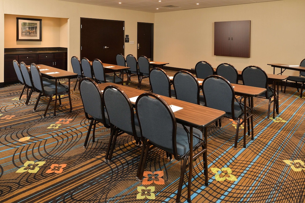 Hampton Inn Suites Harvey New Orleans West Bank 40/57