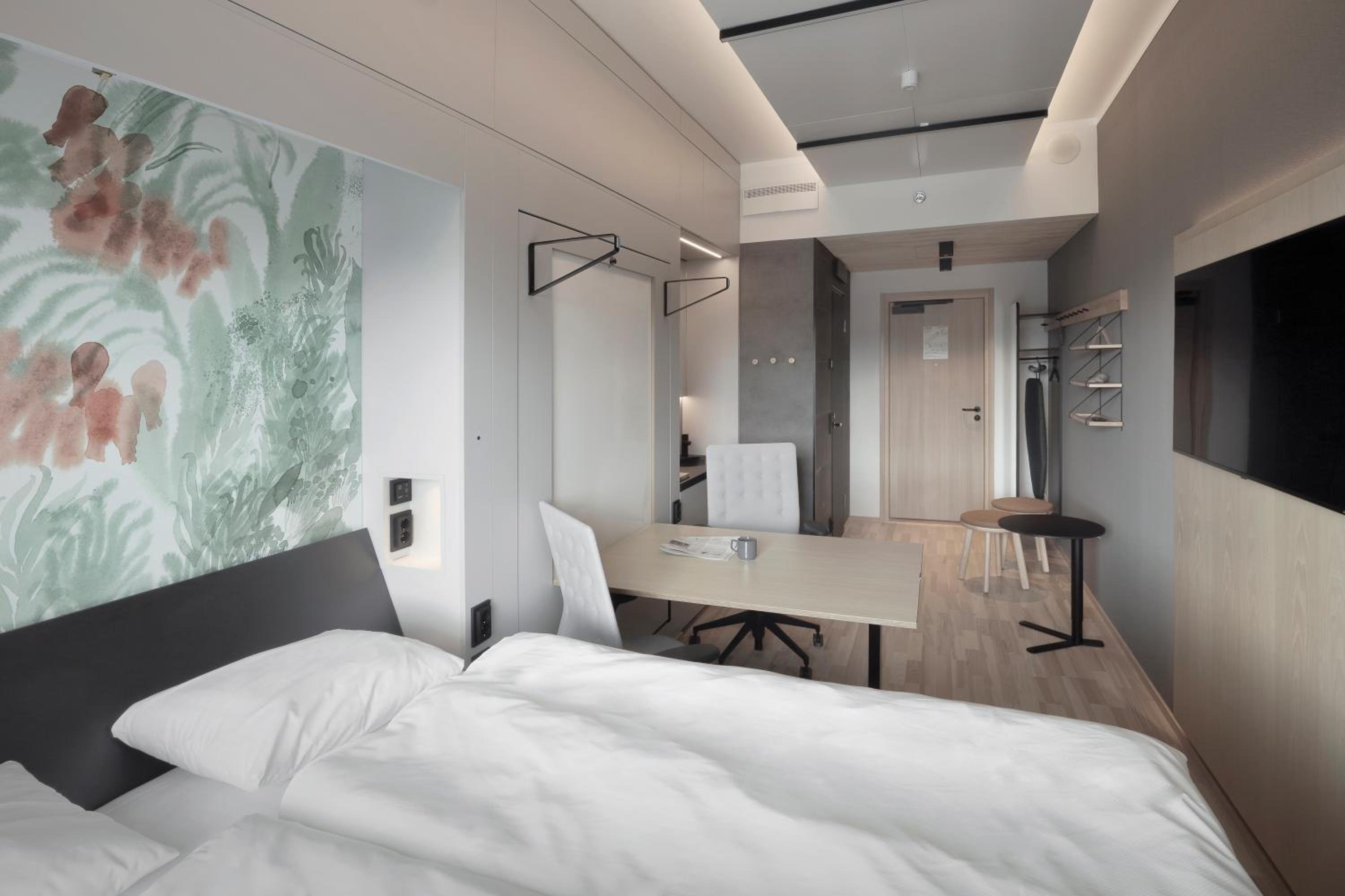 COMFORT, TWIN BEDS