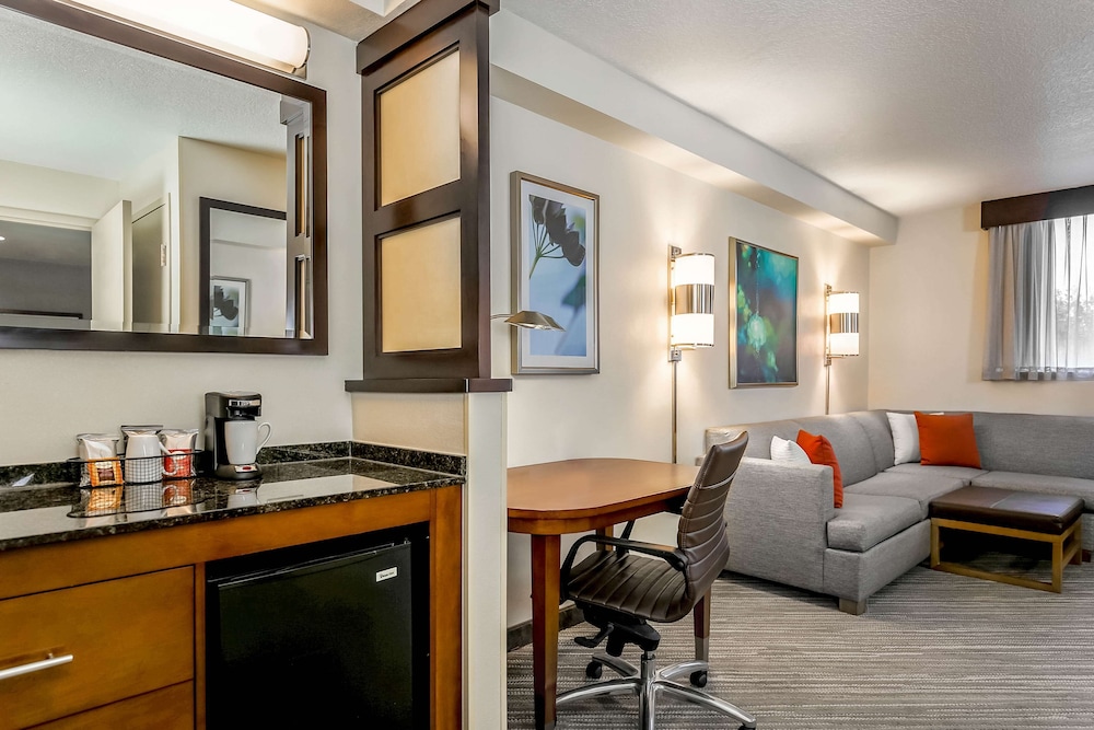 Hyatt Place Lake Mary Orlando North 38/53