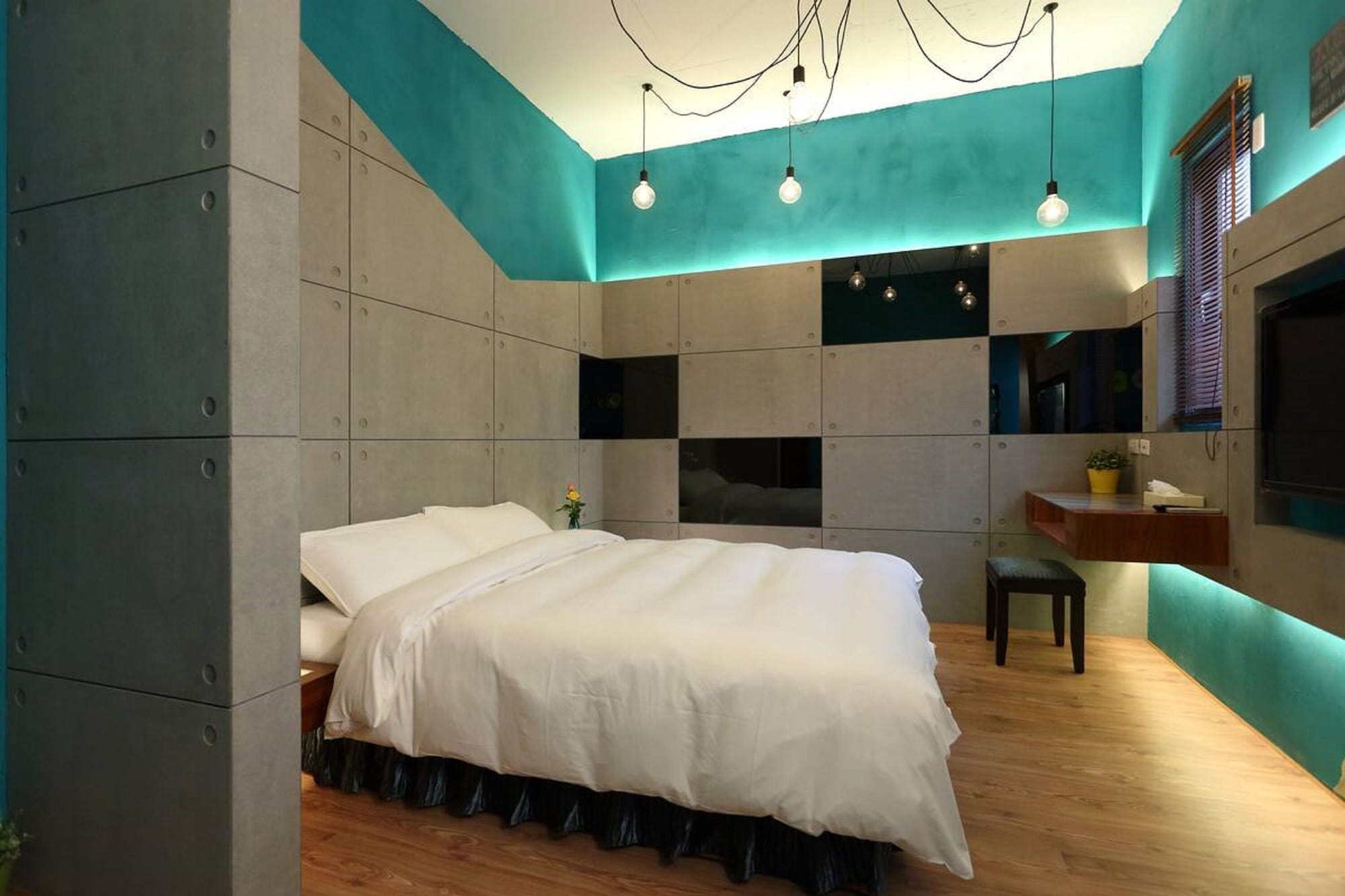 1 BEDROOM, STANDARD
