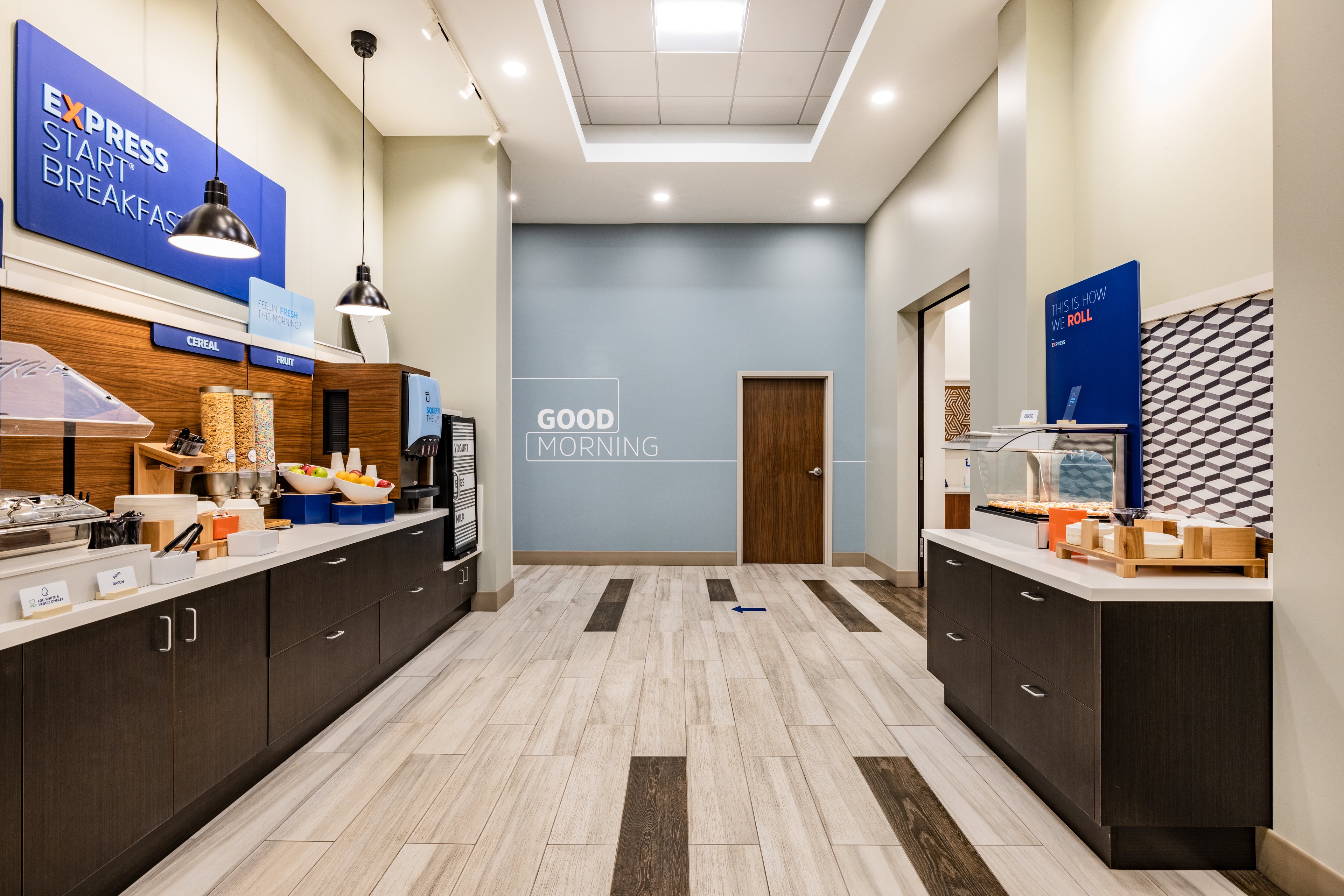 Holiday Inn Express & Suites Lincoln Downtown 11/55