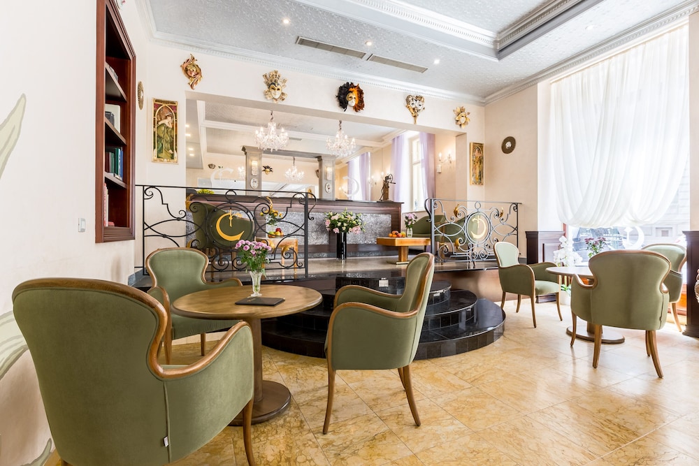 Caruso Old Town Hotel 66/77