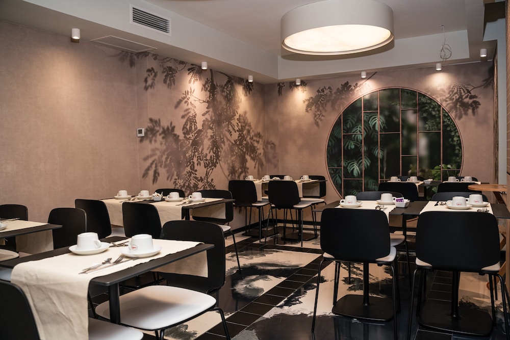 Hotel Univers 45/50