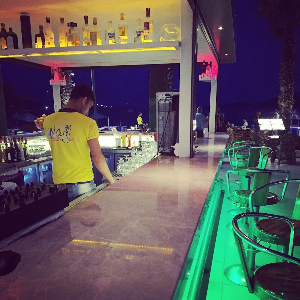 Nagi Beach Hotel 46/70