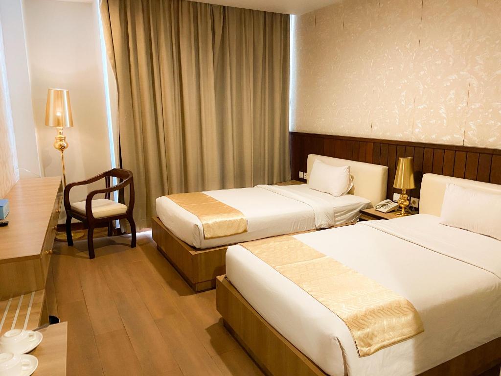 Sutanraja Amurang Hotel 8/19