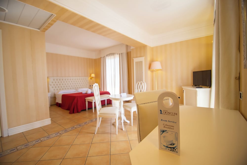 Dioscuri Bay Palace Hotel 67/75