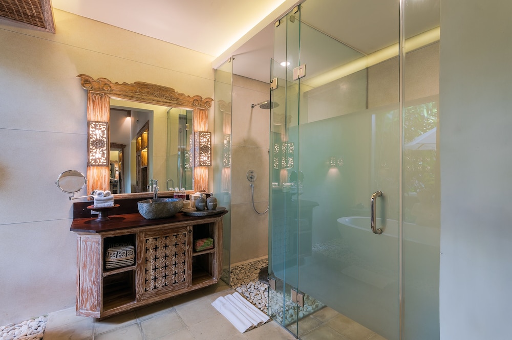 The Udaya Resort Spa 71/74