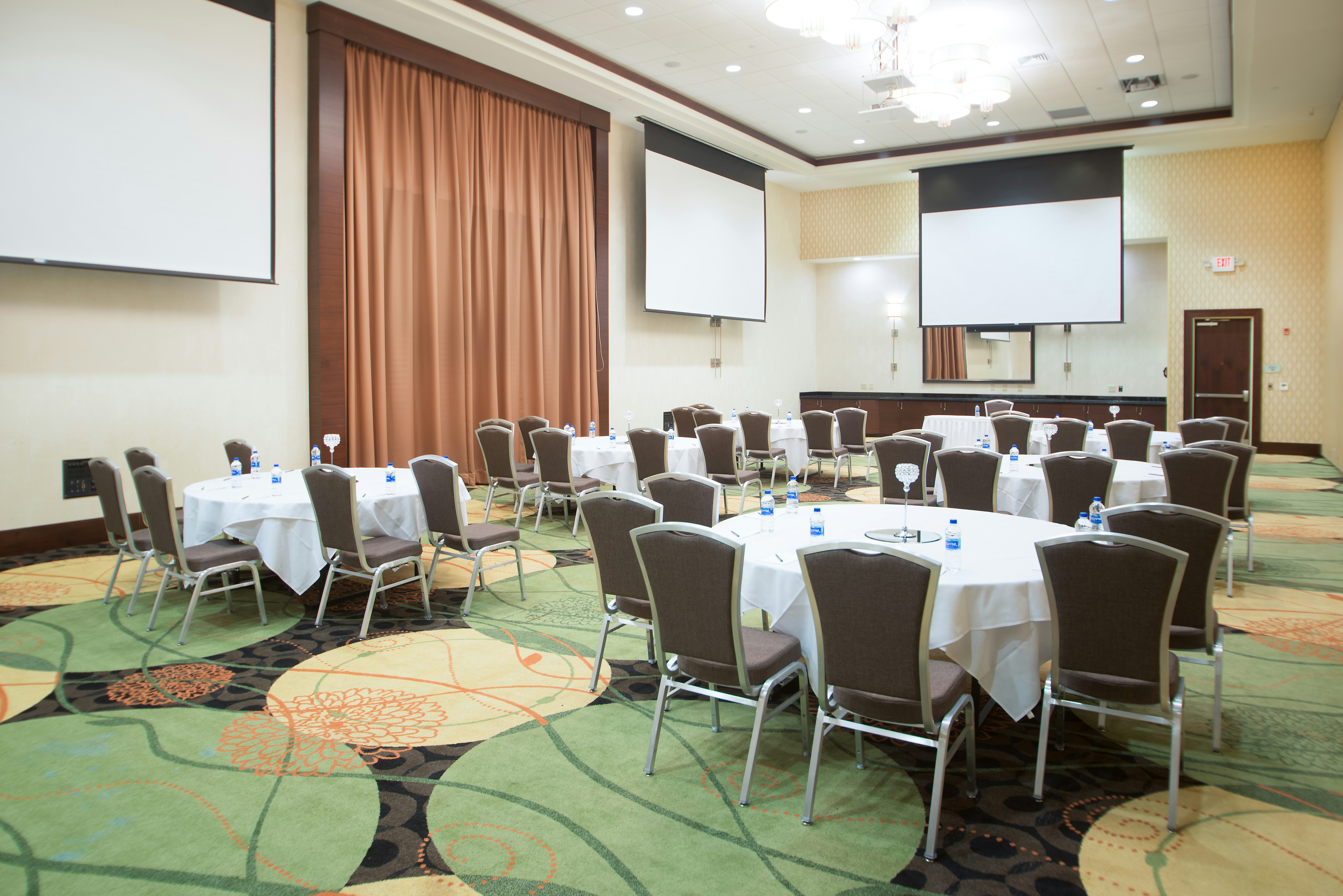 Embassy Suites by Hilton Fayetteville Fort Bragg 39/49
