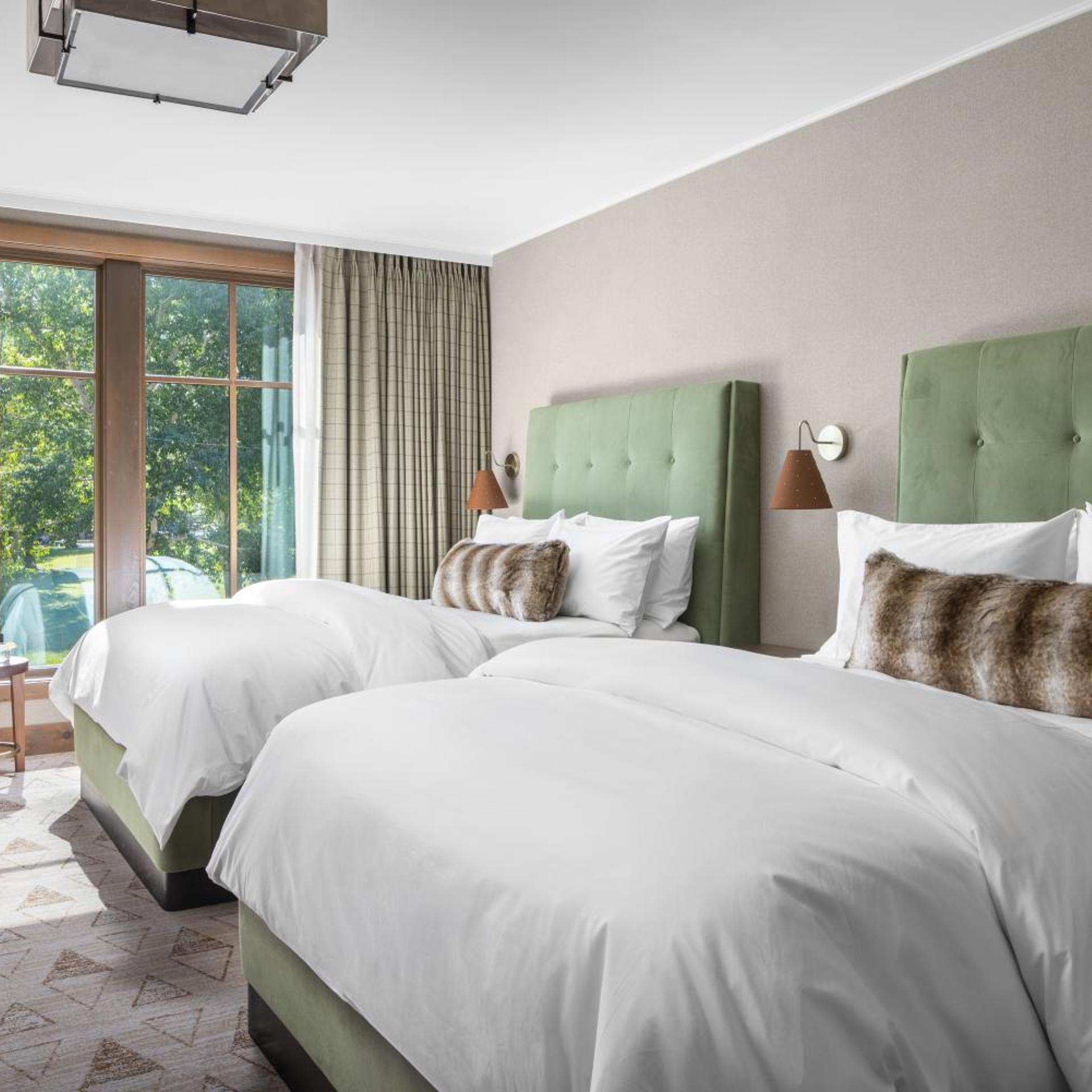 Room, Queen Bed