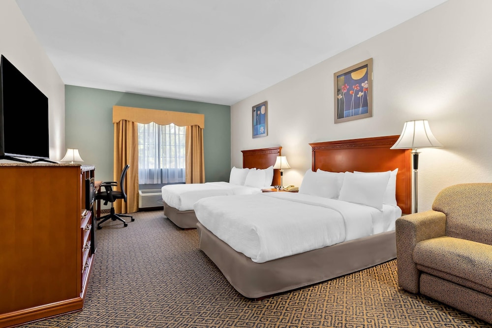Upgrade, 2 Queen Beds