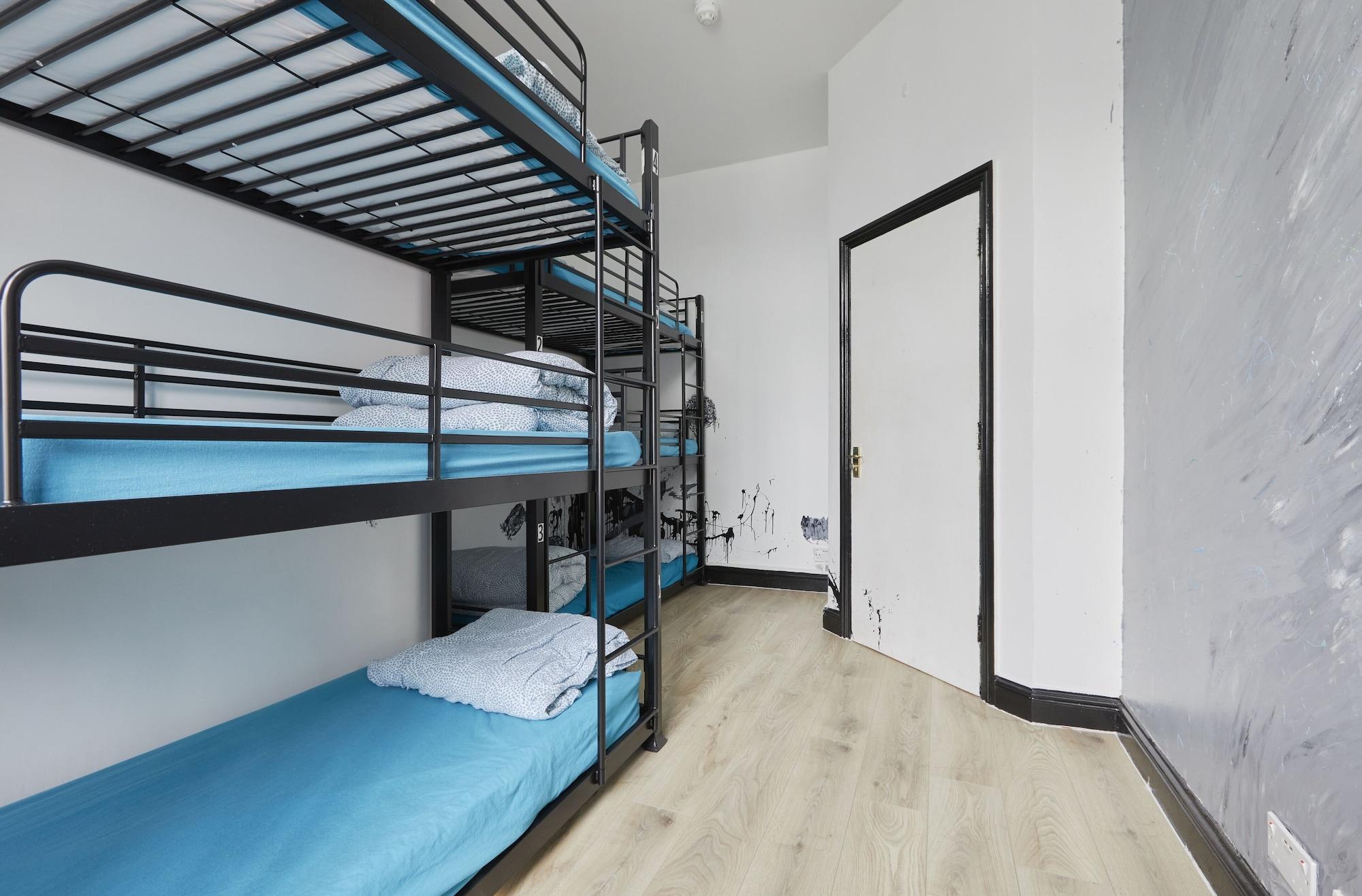 Private, 6 Beds, Shared Bathroom