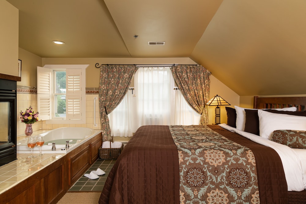 Lake Pointe Inn 8/50