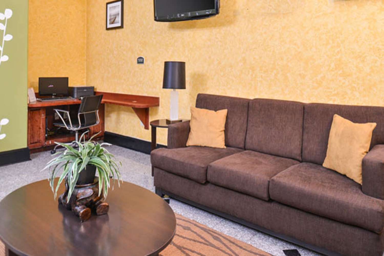 Sleep Inn & Suites Near Downtown North 6/17