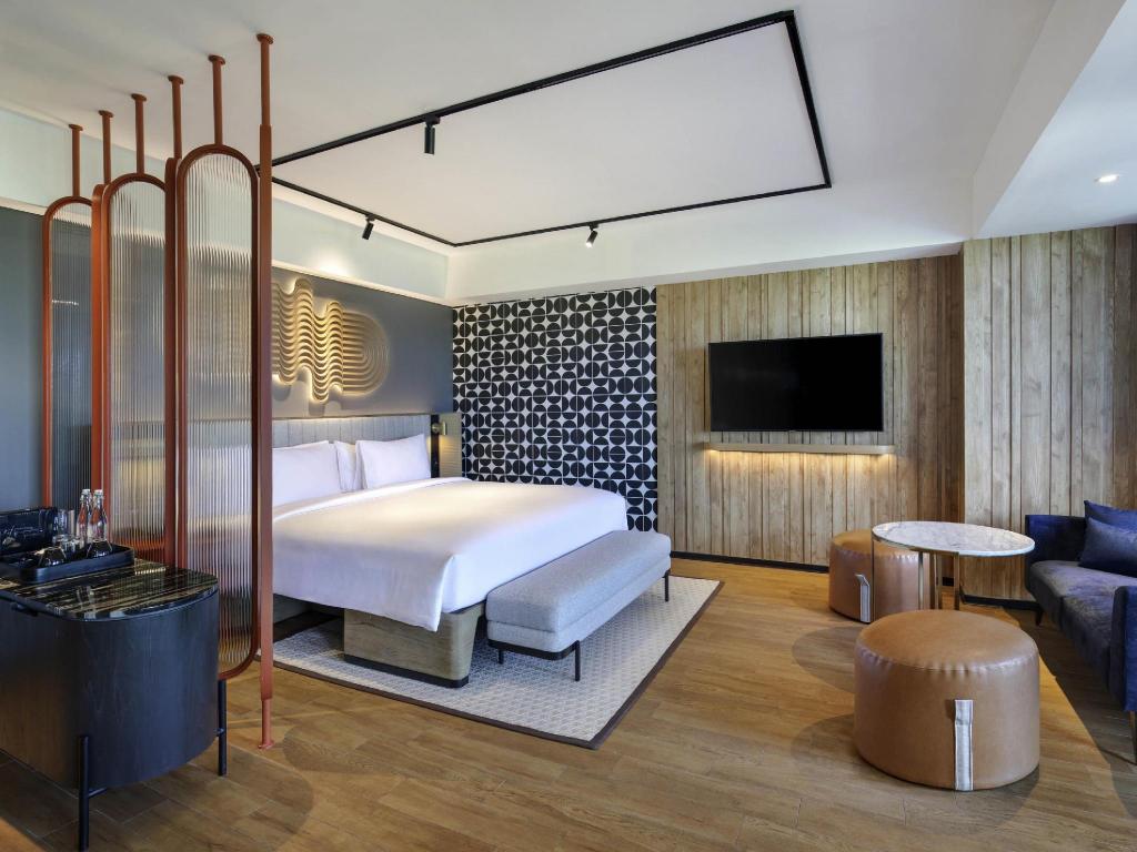 Tribe, Comfort, Suite, Laundry, Balcony, Xl