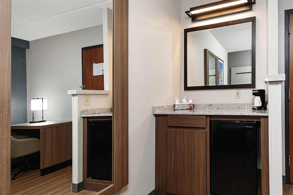 غرفة بسريرين مزدوجين في طابق مرتفع لذوي الإعاقة، Hyatt Place Houston North 4/5